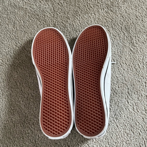 New - White Vans size 8W, 6.5M - Picture 3 of 5